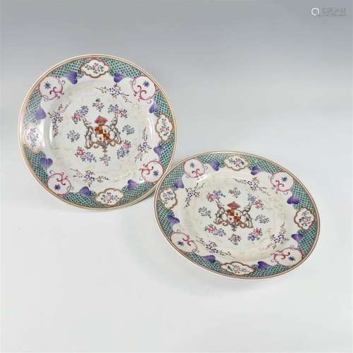 CHINESE PAIR EXPOET LARGE WESTERN PORCLAIN PLATES