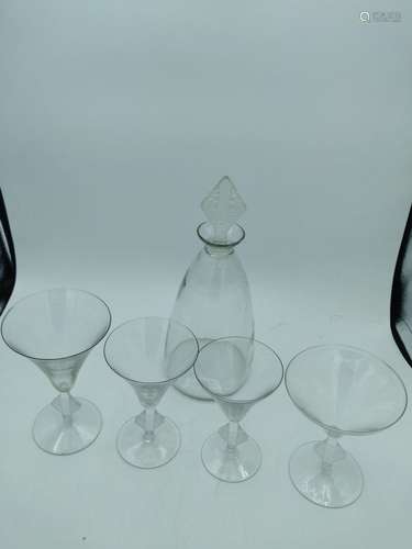 LALIQUE
Service de verres à pied, modèle "raisin"
...