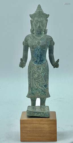 CAMBODGE de style Khmer 
UMA en bronze, représenté debo