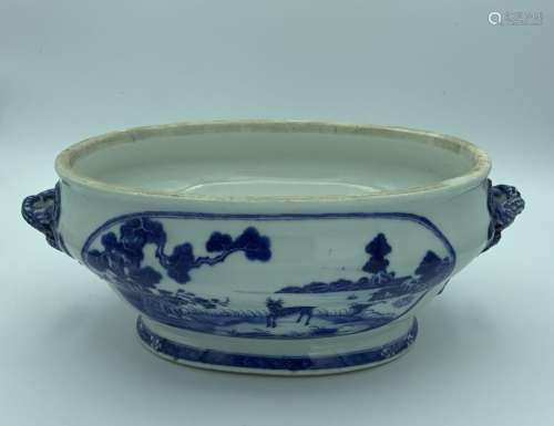 CHINE XIXe siècle
SOUPIERE en porcelaine bleu blanc à d