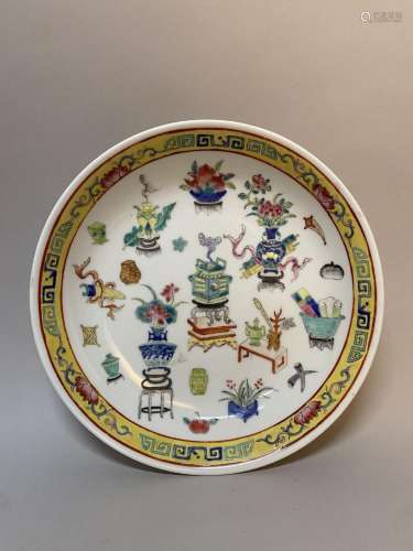 CHINE - XXe siècle
COUPE ronde en porcelaine émaillée p