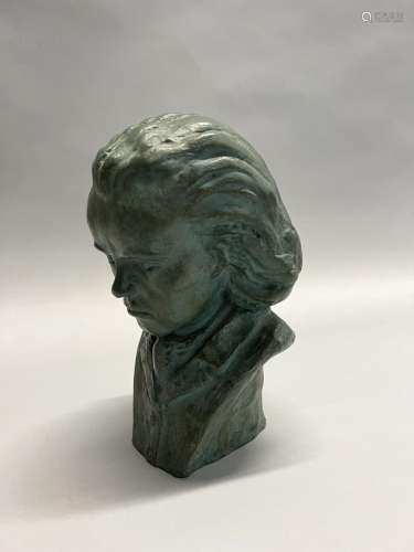 CHATIL (XXe siècle)
"Buste de Beethoven"
Bronze à ...