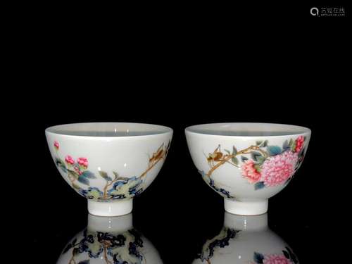 A pair of enamel-colored flowers and insects with interestin...