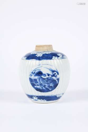 Chine, période Kangxi (1662-1722). Pot sphérique en porcelai...