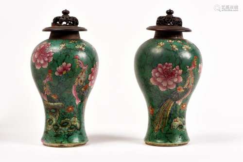 CHINE, période Jiaqing, début XIXe siècle. Paire de vases à ...