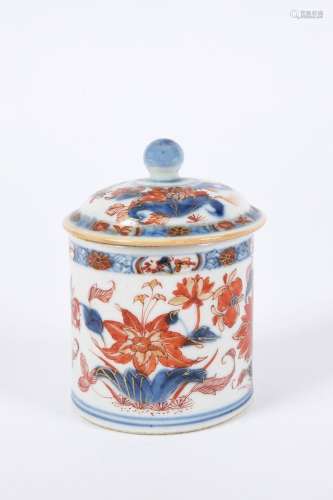 Japon, fin XIXe siècle. Petite boite cylindrique en porcelai...
