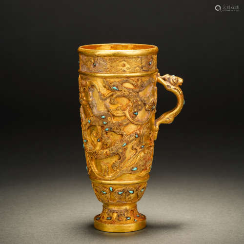 Before the Ming Dynasty, a gold cup with dragon patterns