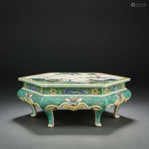 Qing Dynasty Multicolored figure table