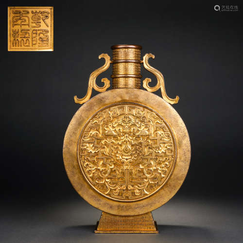 Qing Dynasty Gilt Bronze Kuilong Baoxiang Flower Holds the M...