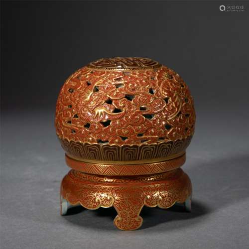 A RED GLAZE PORCELAIN GOLD PAINTED INCENSE BURNER