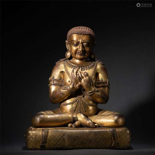 A GILT BRONZE FIGURE OF BUDDHA STATUE