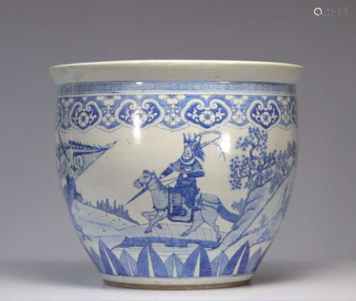 Imposant vase en porcelaine blanc bleu à décor de guerriers ...