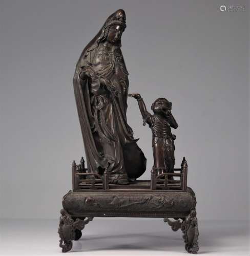 Imposant bronze Guanyin et enfant Asie du XIXe siècle<br />
...