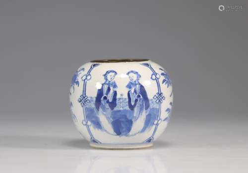 Vase boule en porcelaine blanc bleu marque Kangxi<br />
Poid...