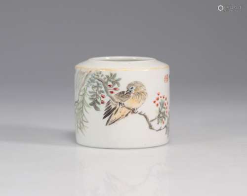 Porte pinceaux en porcelaine qianjiang cai décor d'oiseau<br...