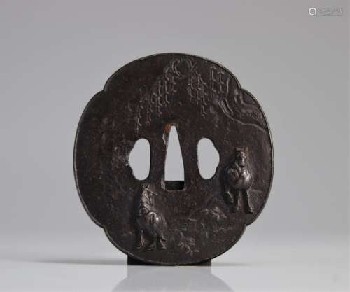 JAPON Epoque EDO (1603 - 1868). Tsuba en acier de forme naga...