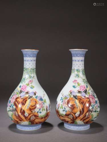 A pair of enamel flower and bird poetry appreciation bottles