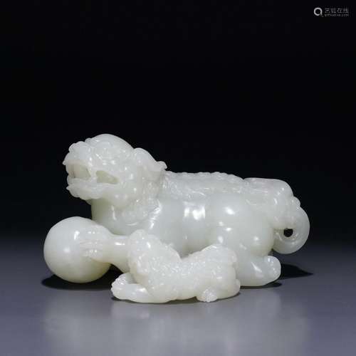 Hetian Yuzi female animal ornaments