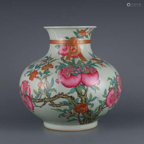 Bean green glaze and famille rose pomegranate pattern tracin...