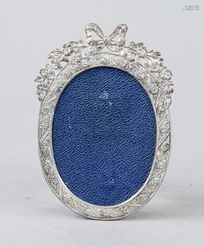 Small oval photo frame, German, 20th century, silver 800/000...