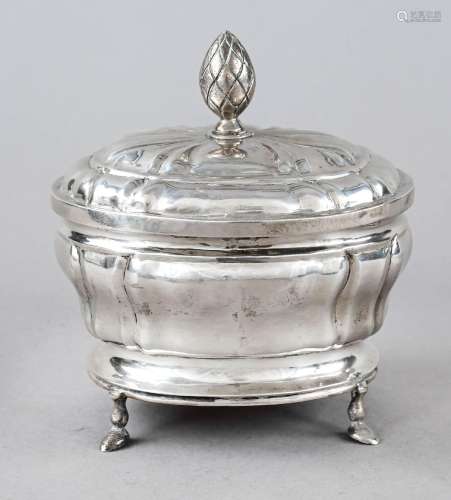 Oval lidded box, end of 18th c., silver, indistinctly hallma...