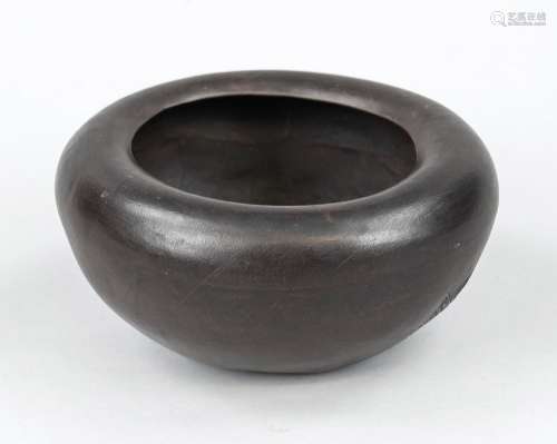 Unambiguous bronze bowl ''Burst open peach with peach fuzz''...