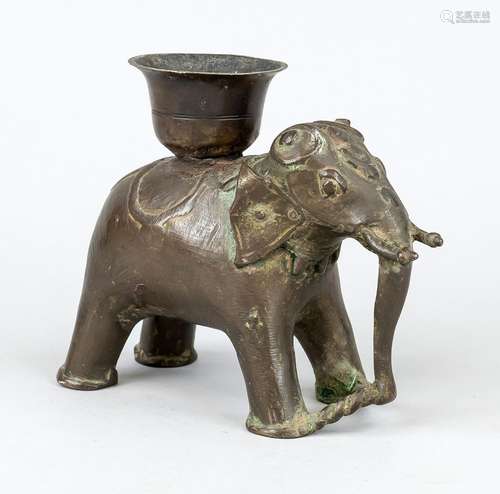 Oil lamp elephant, India, around 1900, partly patinated bron...