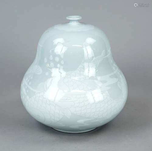 Gourd-shaped bottle vase, probably Japan, 20th century, porc...