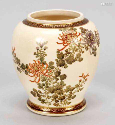 Satsuma shoulder vase, Japan, 1st half 20th c., ivory porcel...
