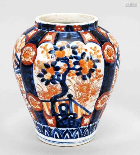 Imari shoulder vase, Japan, Arita, Edo period(1603-1868), 1s...
