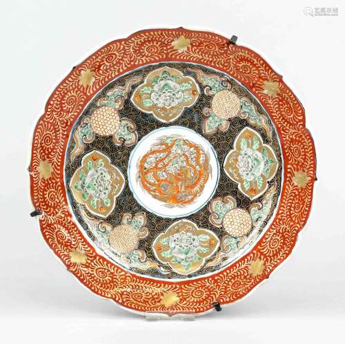 Imari plate, Japan, around 1800, POrcelain with polychrome p...