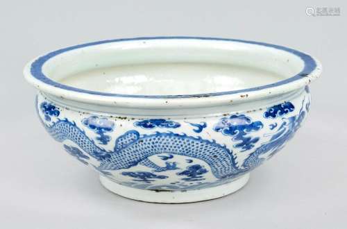 Large dragon bowl, China, probably Qing dynasty(1644-1911) 1...
