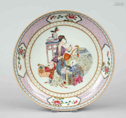 Raspberry Qing style Famille Rose plate, China, 20th c., por...
