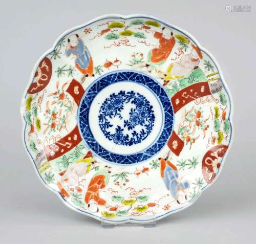 Flower-shaped Imari plate with innovative decorative scheme,...