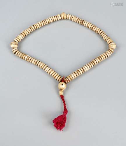 prayer chain, China, 19th c., 108 leg beads, l 33cm