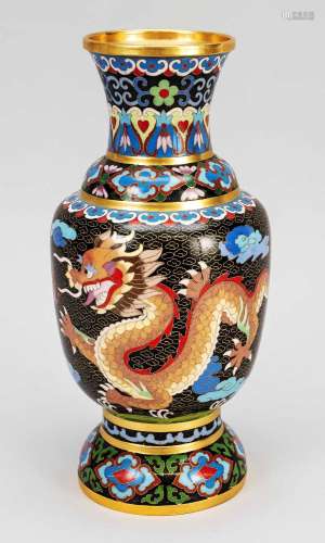 Exttremely bold shoulder vase enamel cloisonné, China, mid-c...
