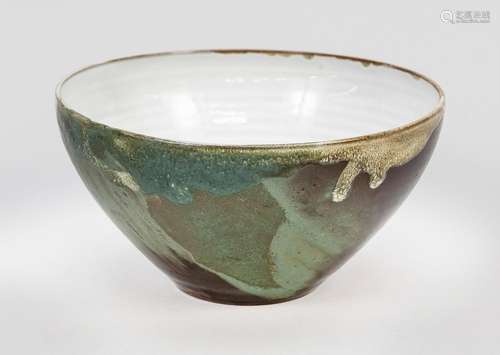 Bowl, Japan, 20th century, earthenware in slightly conical f...