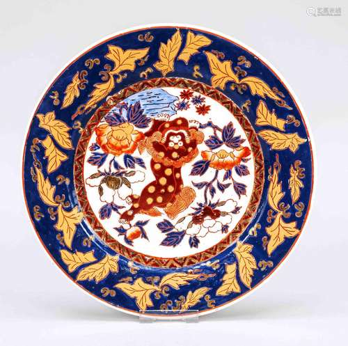 Imari plate, China, 20th century, porcelain with rich enamel...