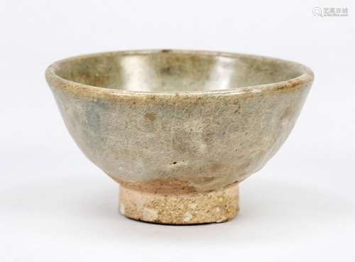 Seladon tea bowl, China, probably Song dynasty(960-1279), st...