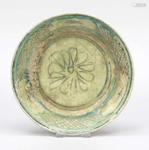 Seladon plate, China, probably Qing dynasty(1644-1911) 17th ...