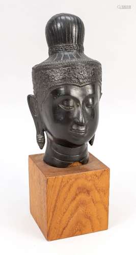 Bodhisattva head, Thailand, date uncertain, heavy bronze hea...