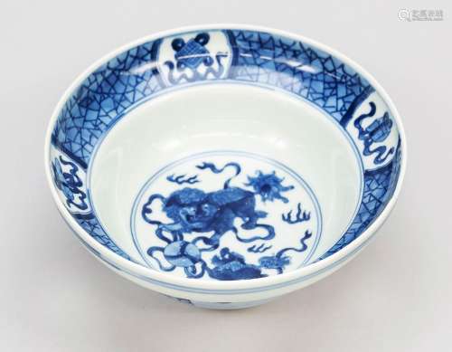 Lion bowl, probably Qing dynasty(1644-1911) Yongzheng period...