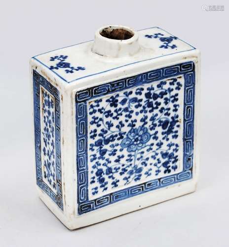 Tea caddy, China, probably 19th c., porcelain blue-white, 12...