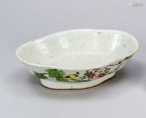 Bird bowl, China, Republic period(1912-1949), porcelain with...