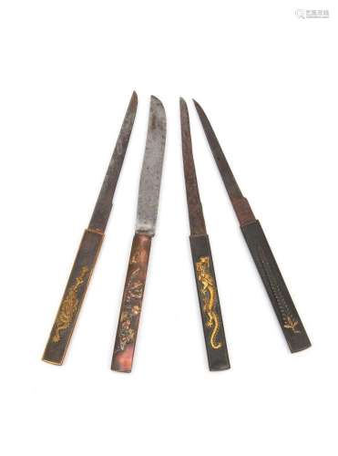 Lot de 4 couteaux du Japon comprenant:<br />
- Un couteau de...