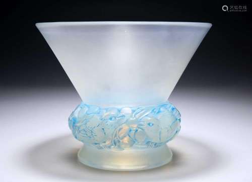 RENÉ LALIQUE (FRENCH, 1860-1945), A BLUE STAINED \'PINSONS\'...