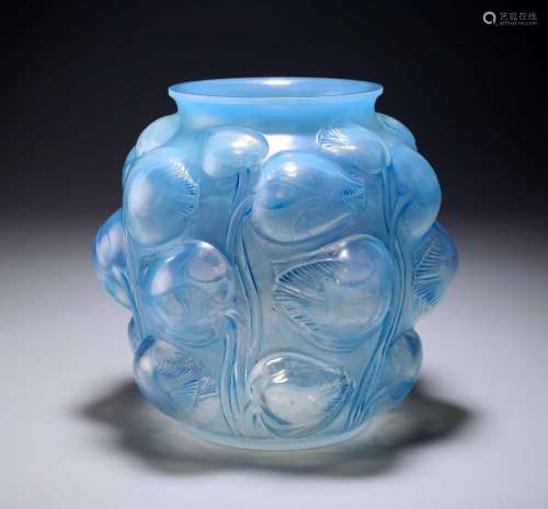 RENÉ LALIQUE (FRENCH, 1860-1945), AN OPALESCENT BLUE STAINED...