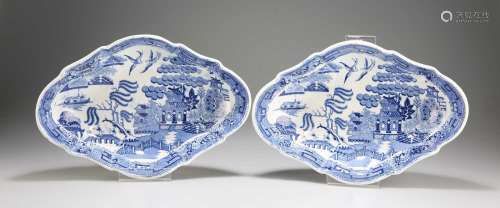A PAIR OF ENGLISH BLUE TRANSFER-PRINTED PEARLWARE TABLE DISH...
