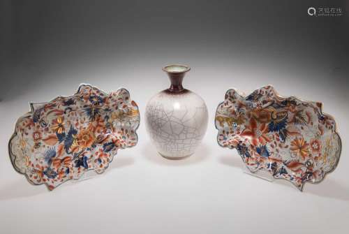 A PAIR OF MASON\'S PATENT IRONSTONE DISHES, EARLY 19TH CENTU...