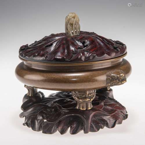 A CHINESE JADE AND BRONZE TRIPOD CENSER